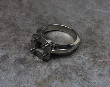 Haloring-under-tillverkning